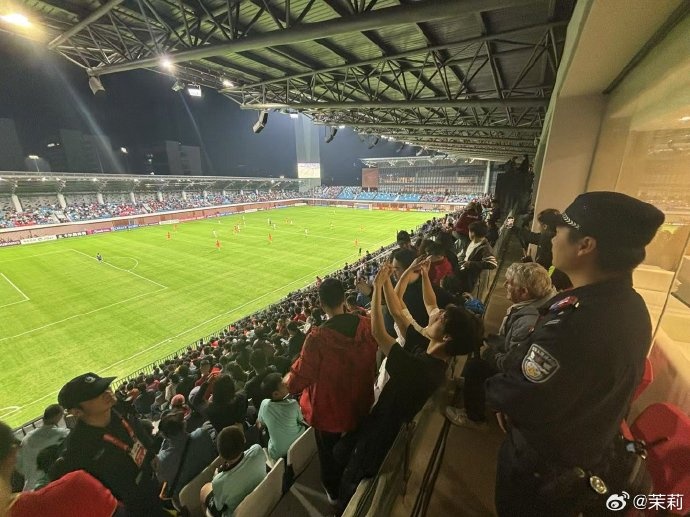  前國足主帥米盧現(xiàn)身球場，觀看U20國足vs卡塔爾U20